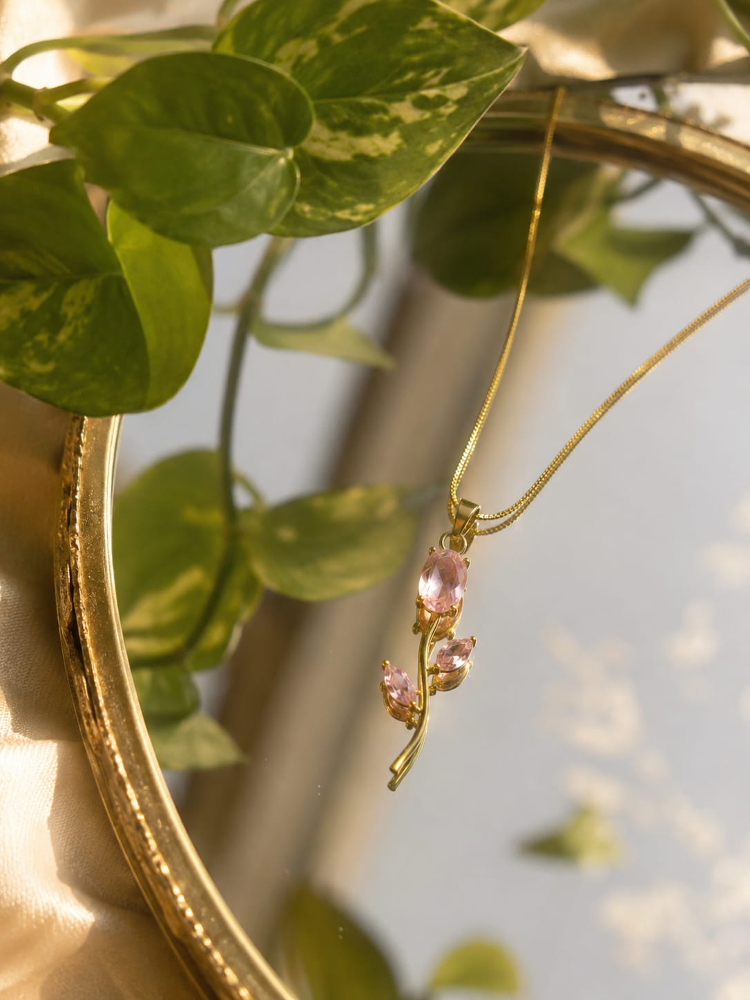 Viral Tulip Necklace