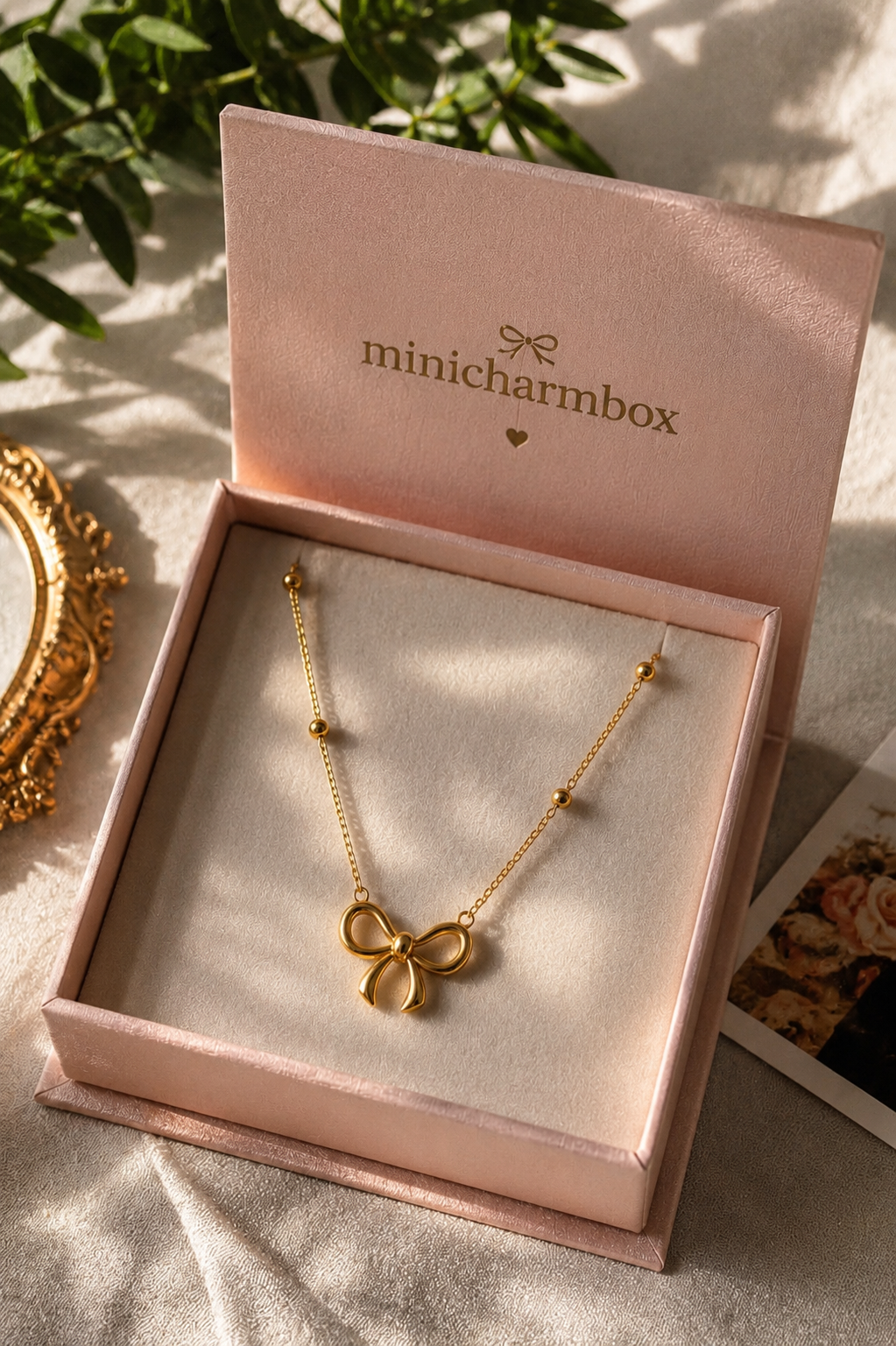 Viral Bow Pendant