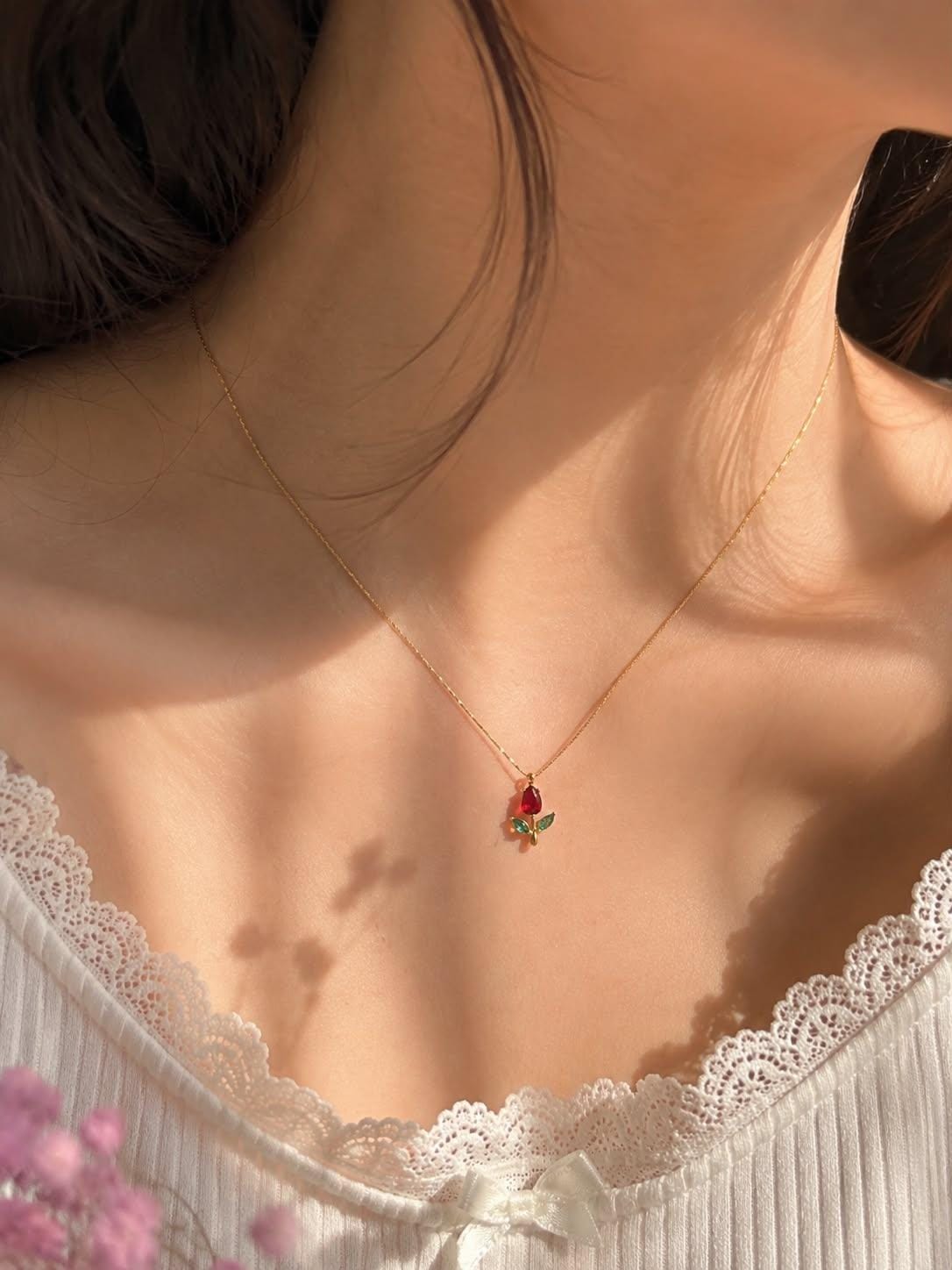 🌷 Forever Bloom Tulip Pendant