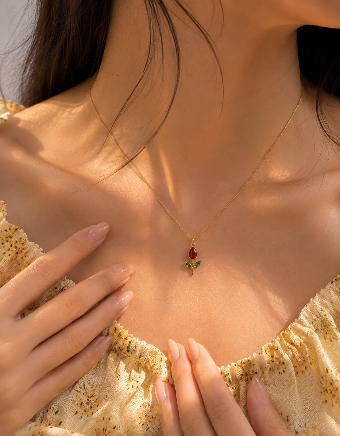 🌷 Forever Bloom Tulip Pendant